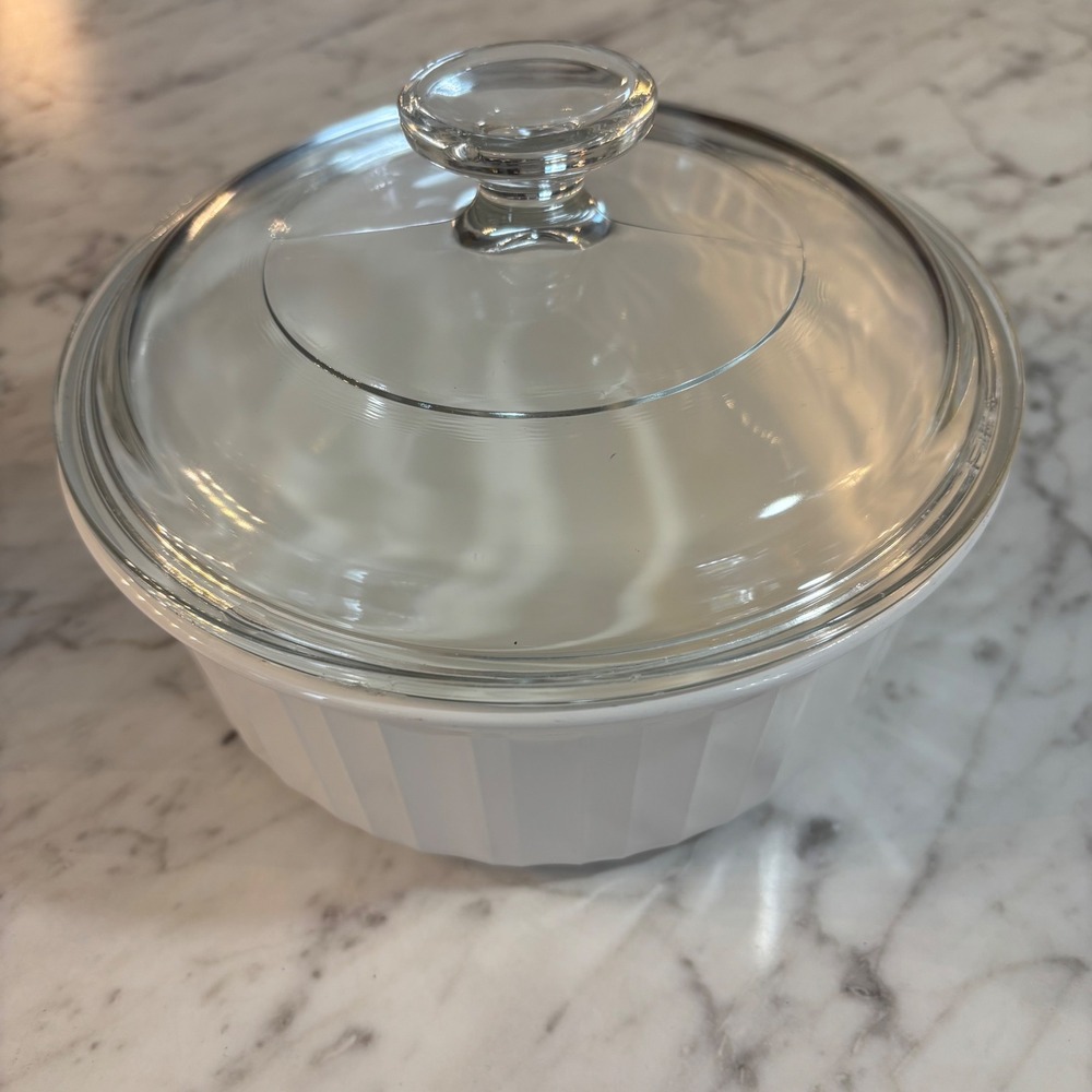 Corning Ware French White F-5-B 1.6L Casserole Dish with Pyrex Glass Lid Vented